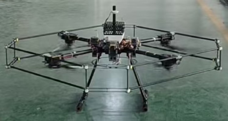 空中机器人实物照片